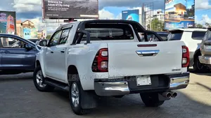 Toyota Hilux 2020 White