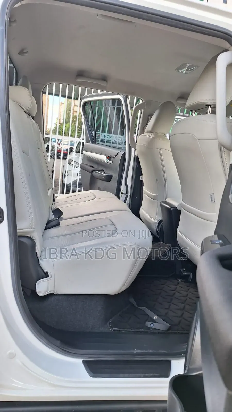 Toyota Hilux 2020 White