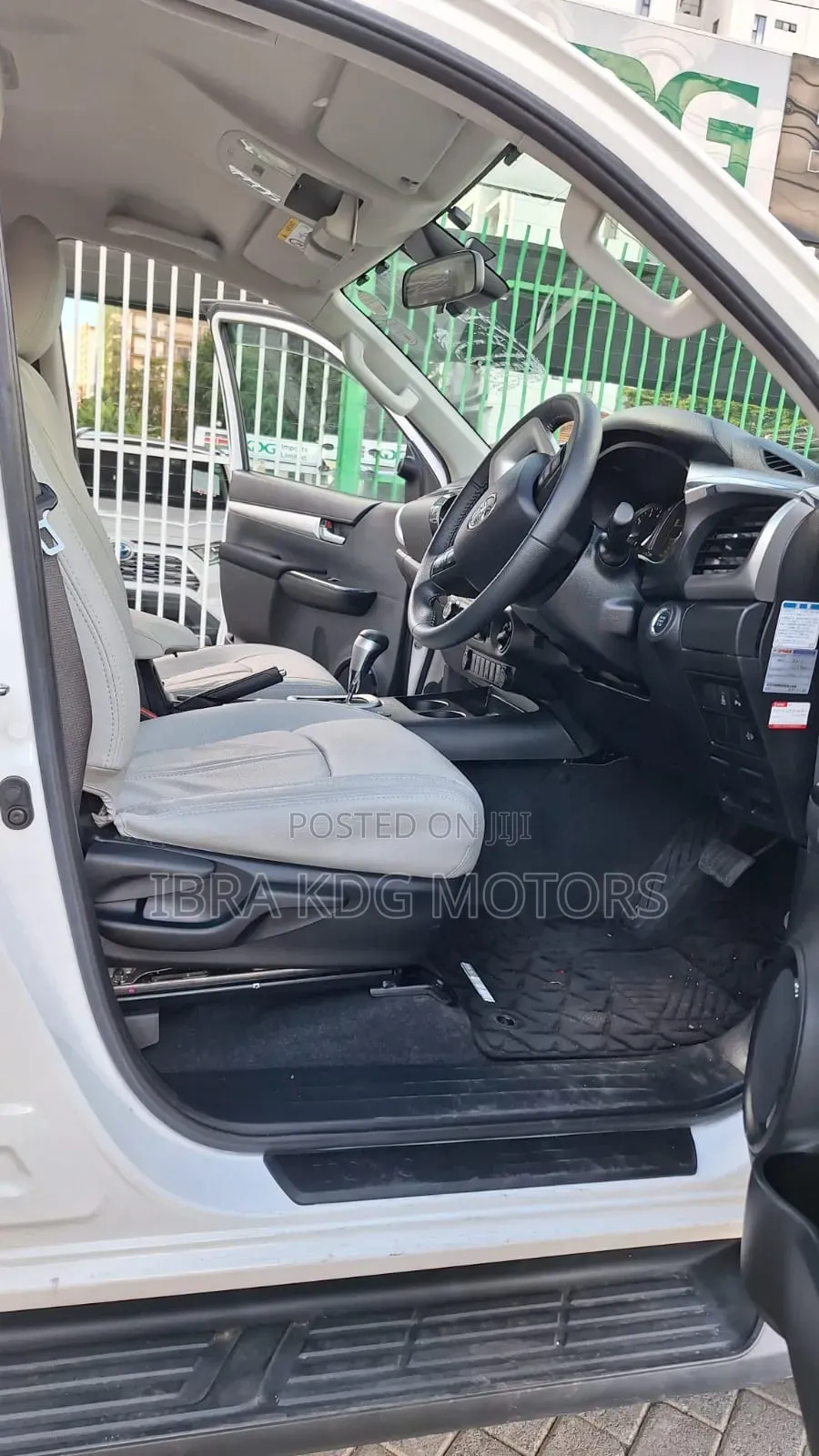 Toyota Hilux 2020 White