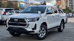 Toyota Hilux 2020 White