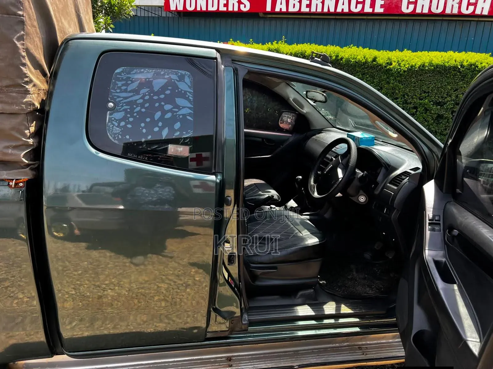 Isuzu D-MAX 2013 Green