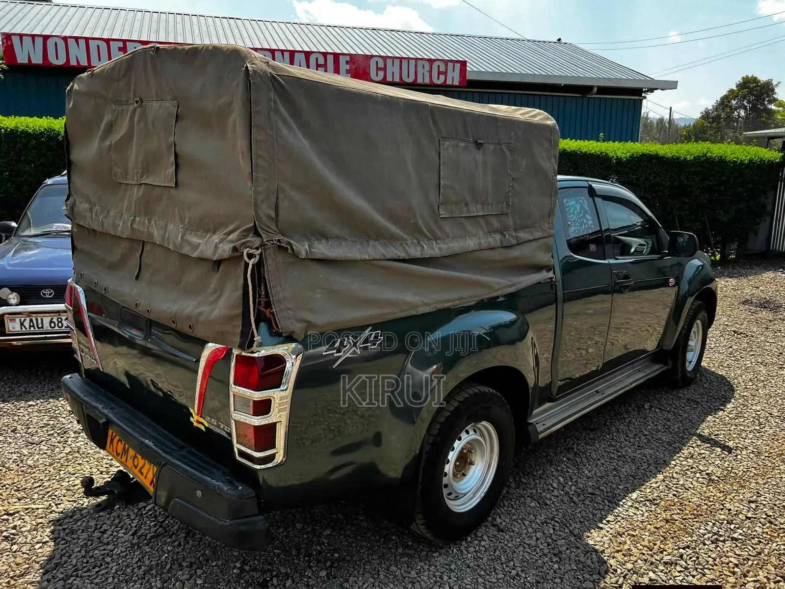 Isuzu D-MAX 2013 Green