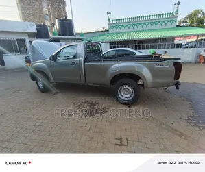 Isuzu D-MAX 2018 Silver