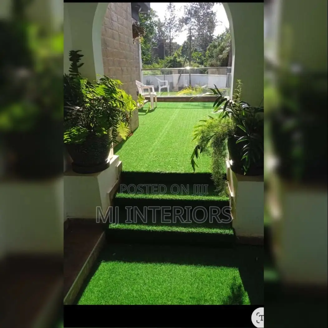 Synthetic Lawn Flooring for Residential Outdoor Areas