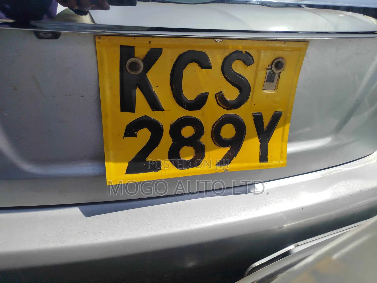 Toyota Vitz 2011 Silver