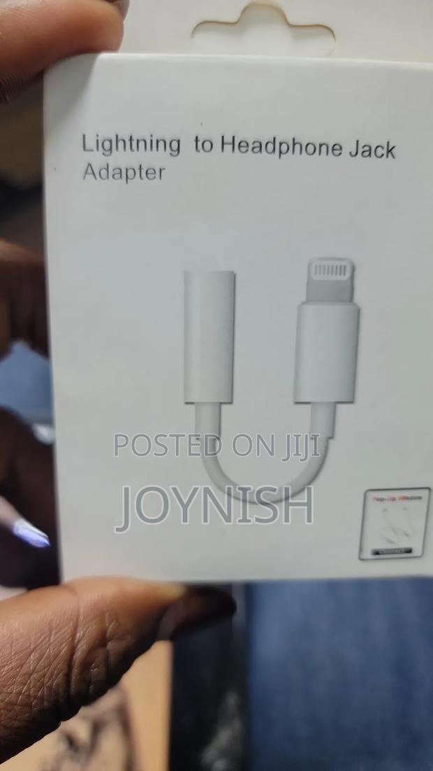 Lightning to Headphone Jack Adapter 3.5mm - thumbnail 2