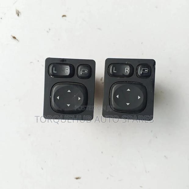 Toyota Auris Retract Switch - main view