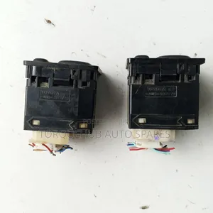 Toyota Auris Retract Switch