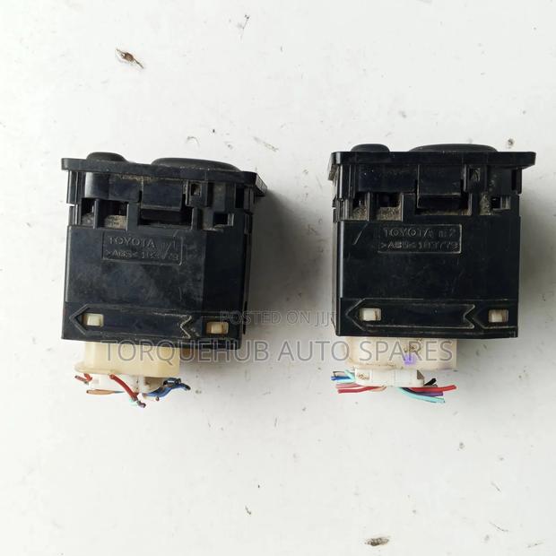 Toyota Auris Retract Switch - thumbnail 2