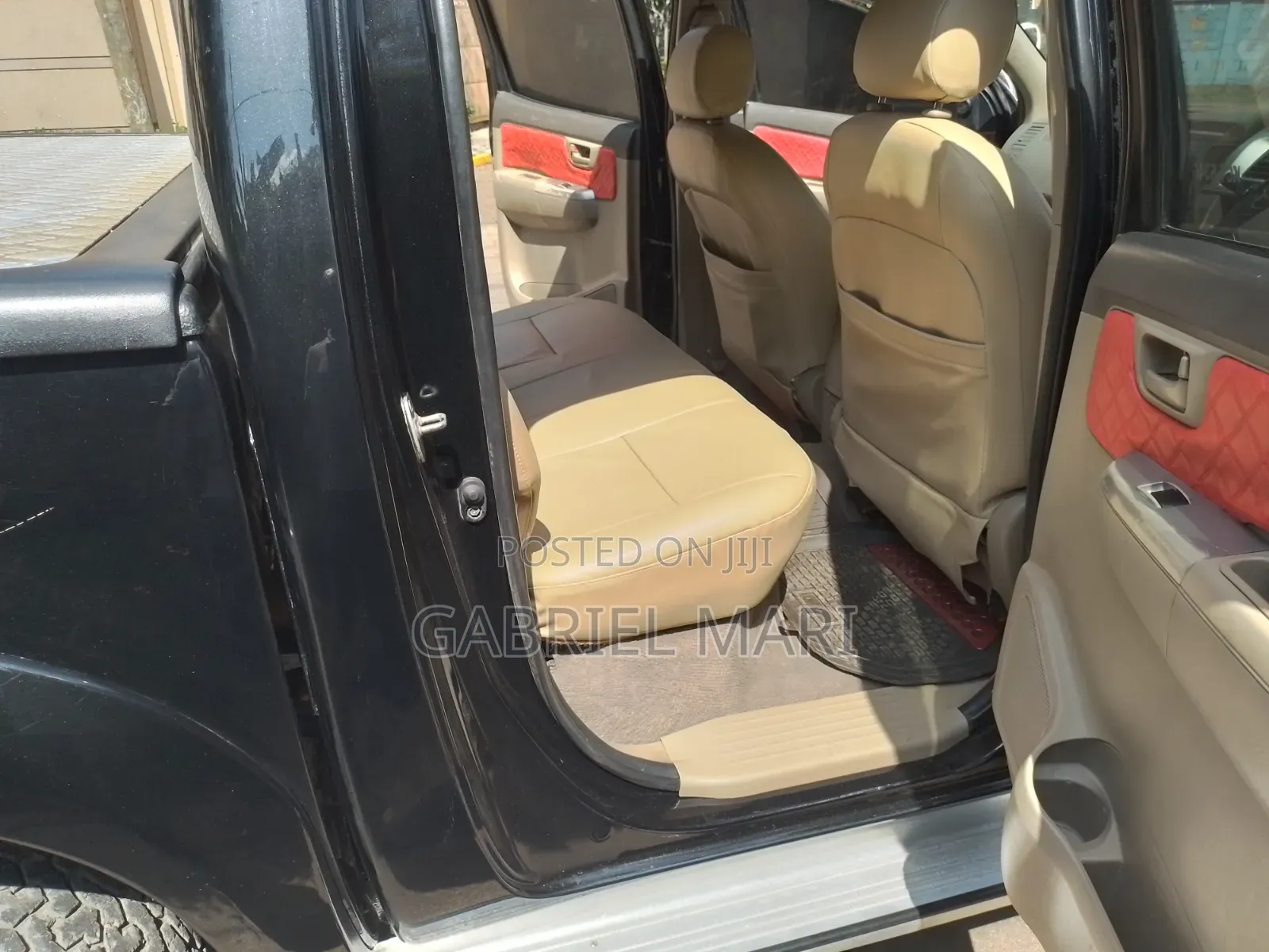 Toyota Hilux 2011 Black