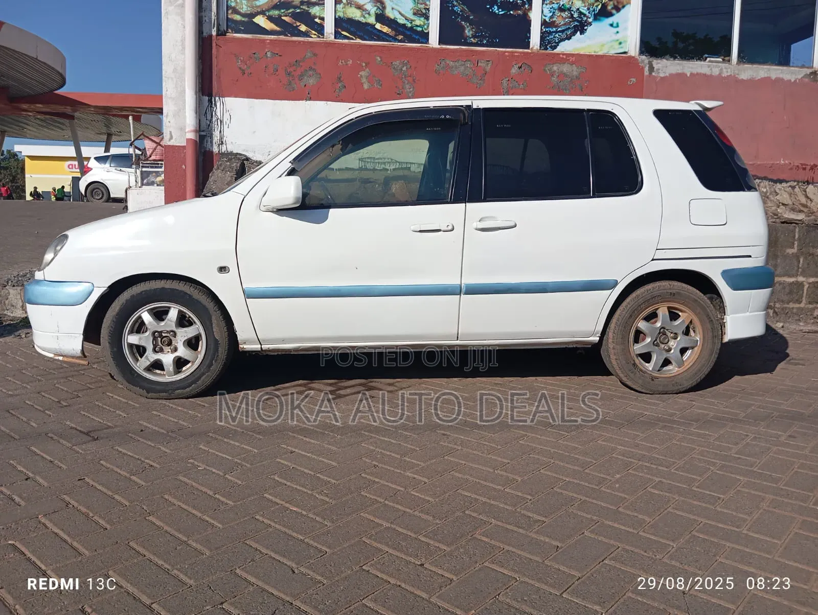 Toyota Raum 2000 White