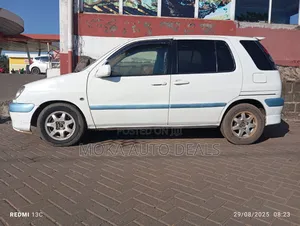 Toyota Raum 2000 White