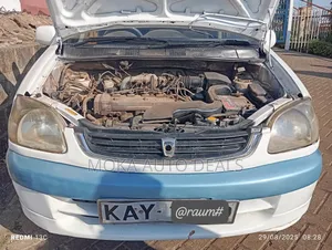 Toyota Raum 2000 White