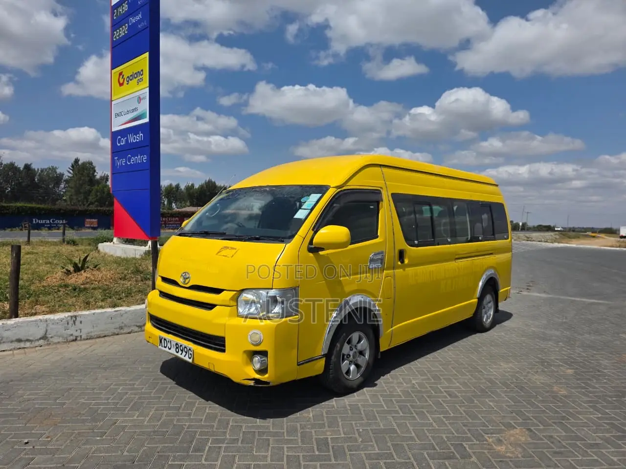 Toyota Grand HiAce 2014 Yellow