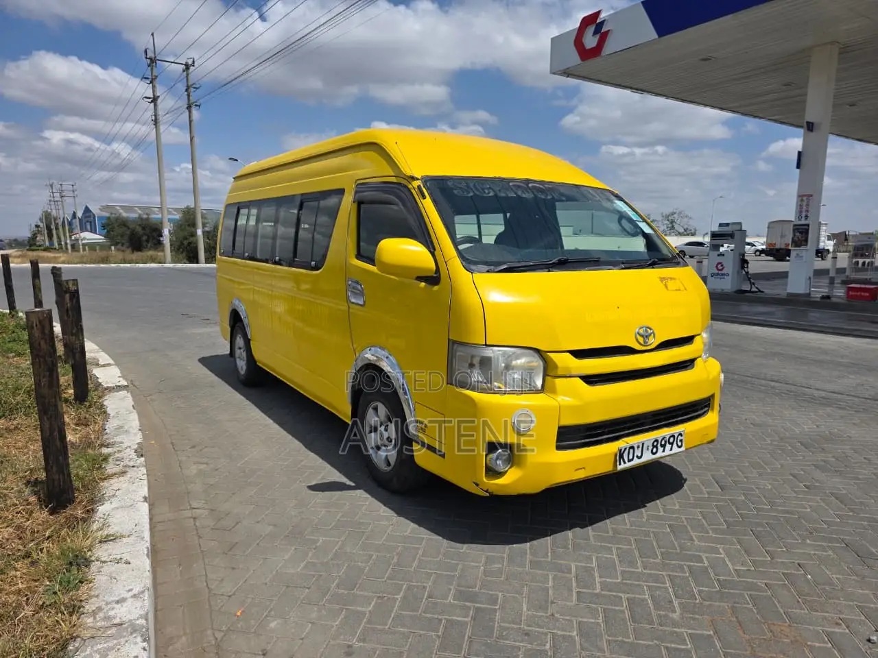 Toyota Grand HiAce 2014 Yellow