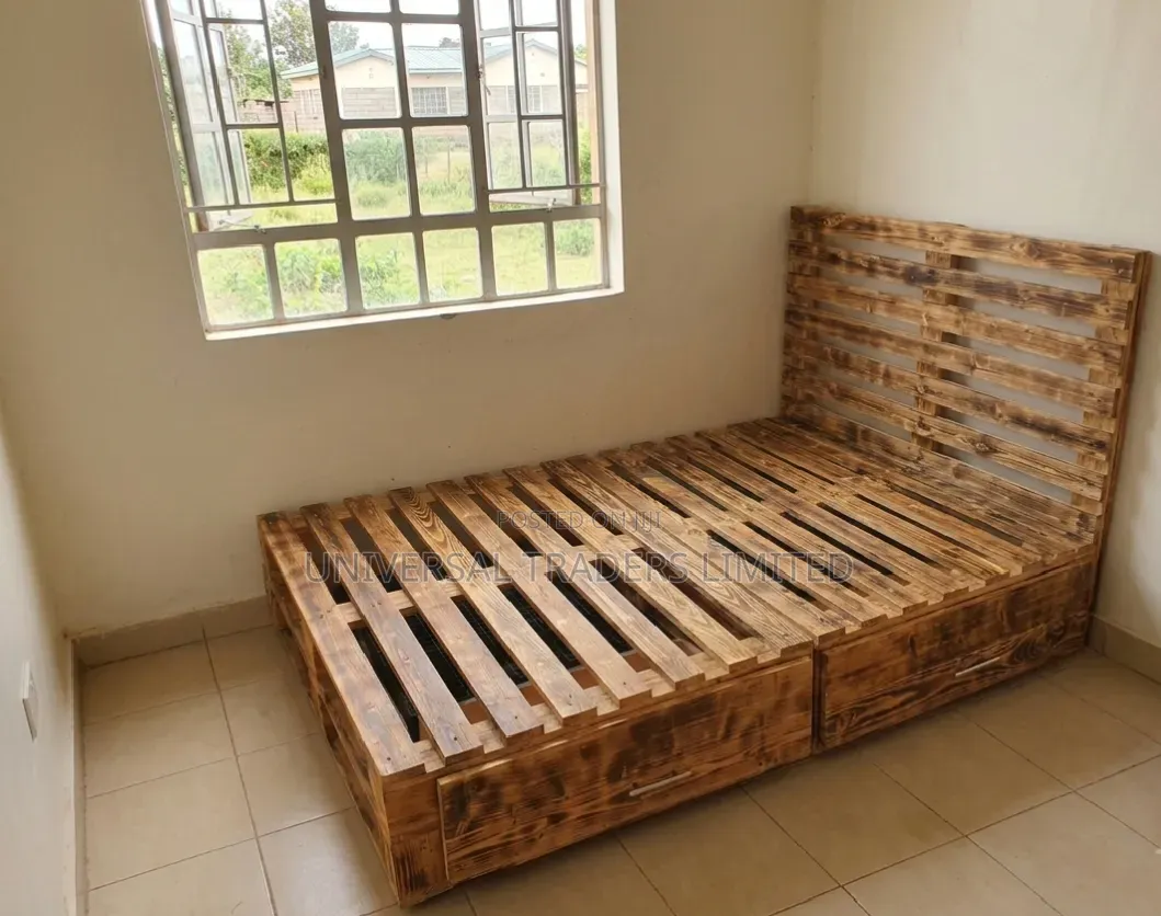Strong 4×6 Pallet Bed With Drawers. MKKN