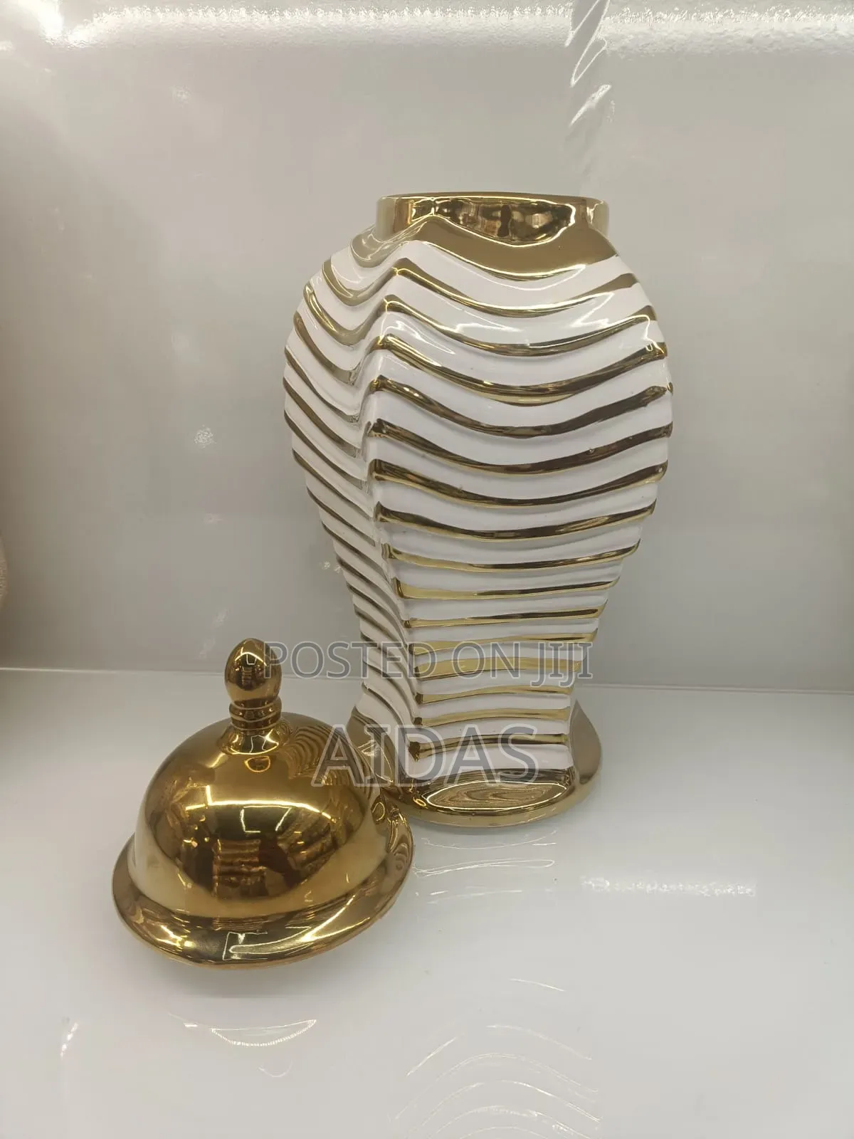 Decorative Ginger Vase – Elegant Ceramic Home Décor
