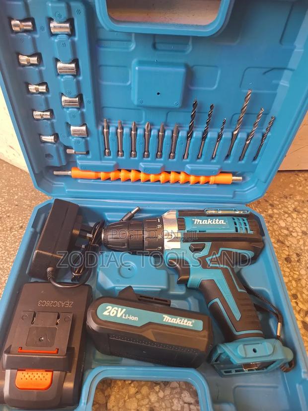 Makita Cordless 26 v/Cordless Drill