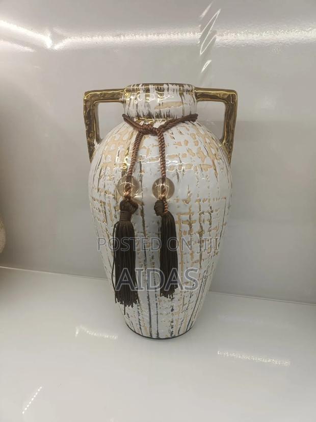 Decorative Vase – Modern Home Office Accent - main view