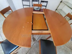 Dinning Table 5 Seaters (Mahogany Finish) Used