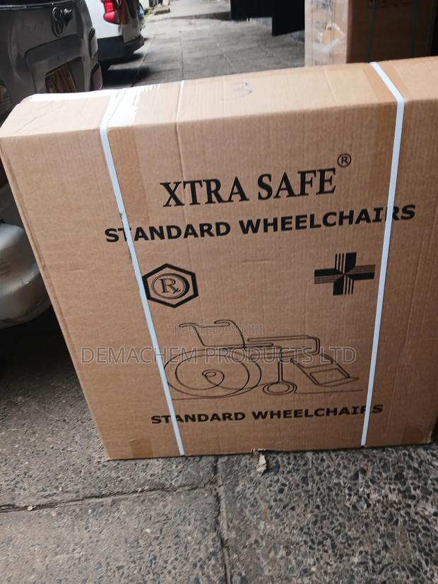 Standard Wheelchair - thumbnail 3