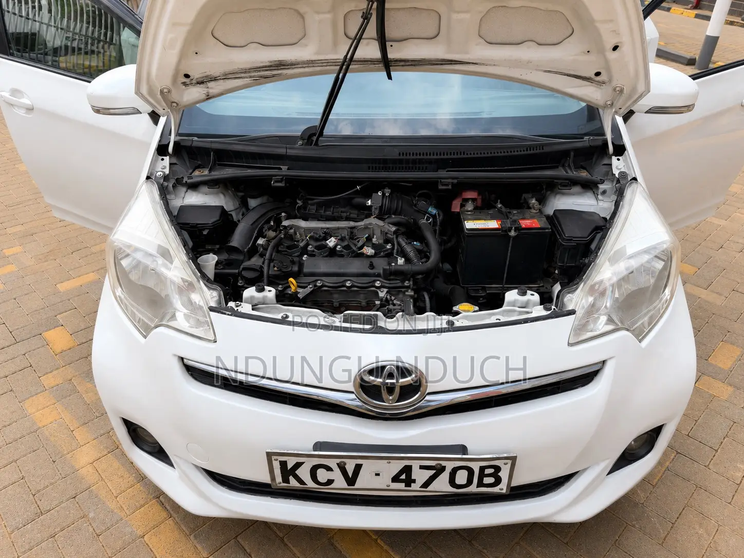Toyota Ractis 1.5 FWD 2012 White