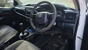 Toyota Hilux 2019 White