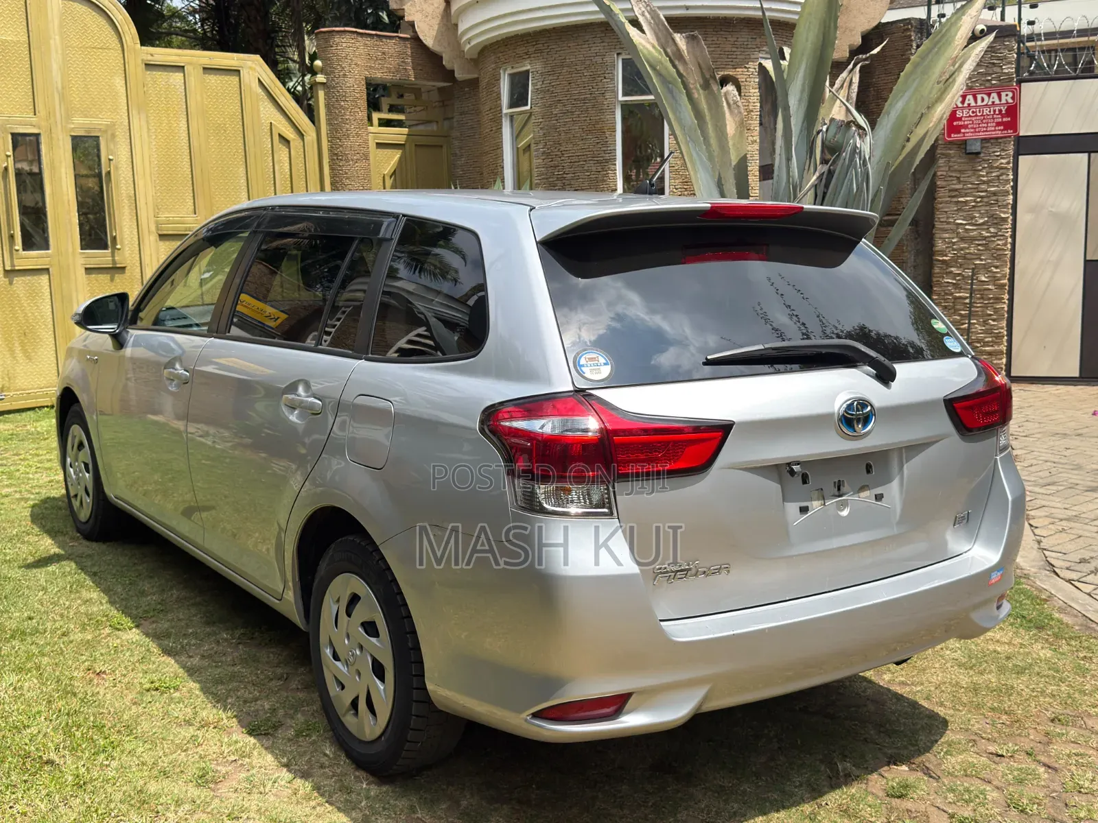 Toyota Corolla Fielder 2019 Silver