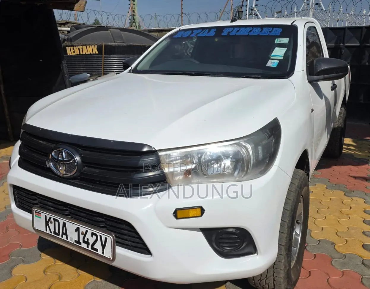 Toyota Hilux 2019 White