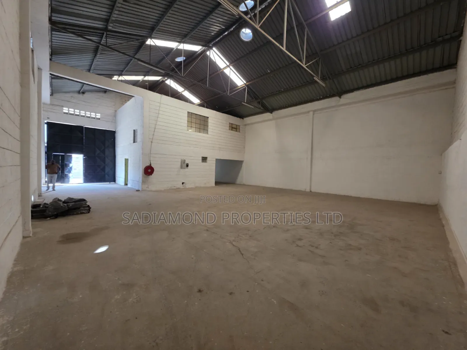 4000 SQFT Warehouse for Rent