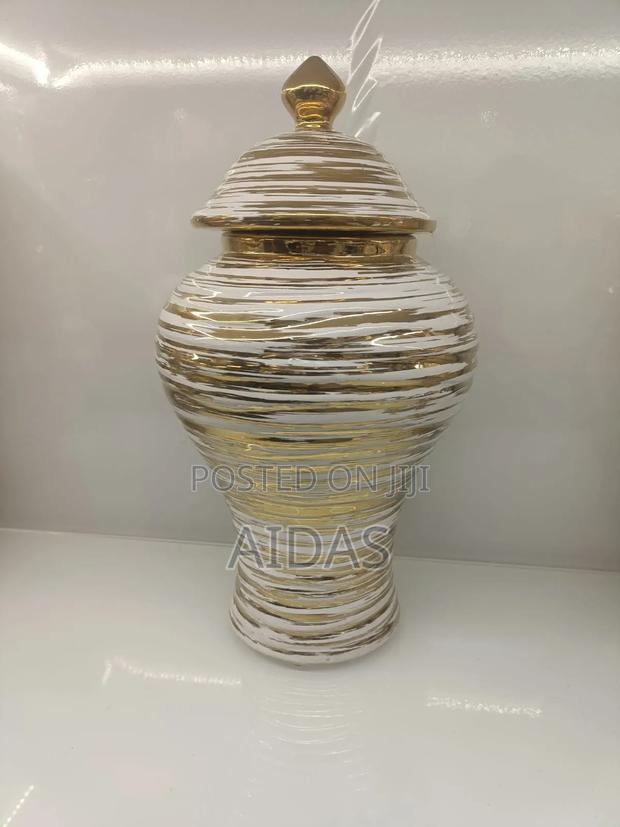 Decorative Vase – Elegant Modern Flower Vase For Home Office Décor