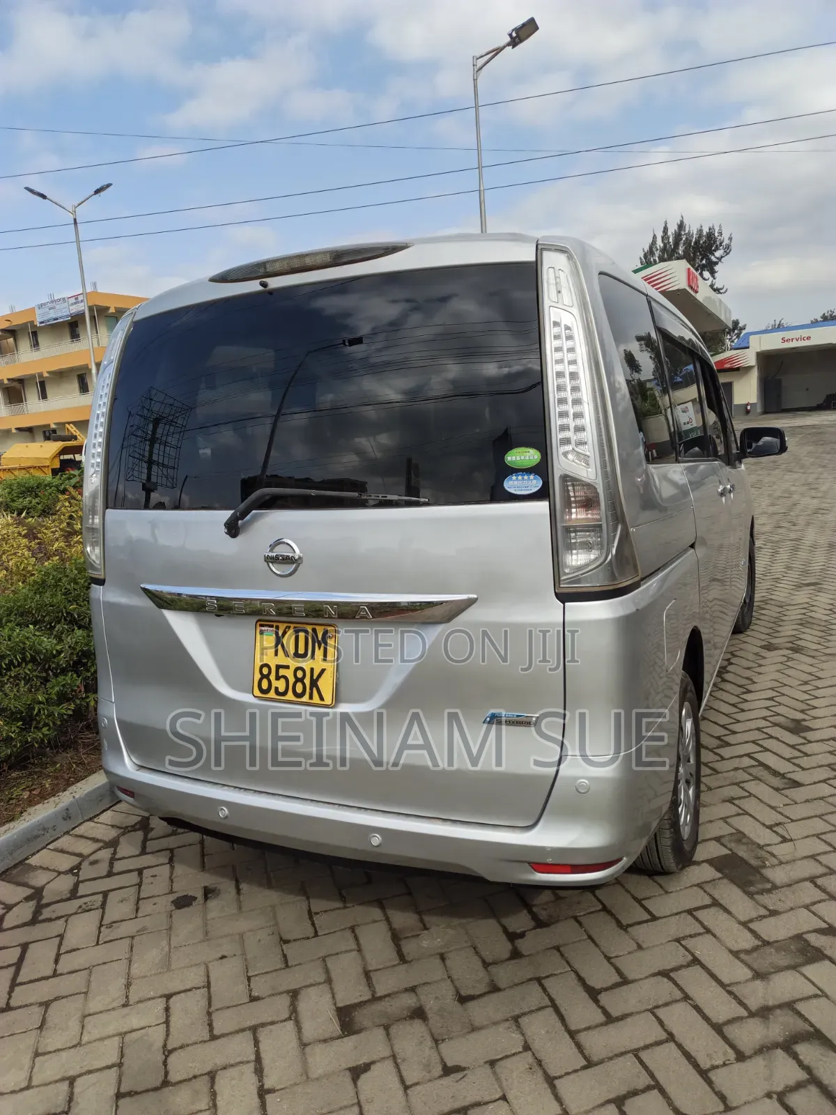 Nissan Serena 2015 Silver