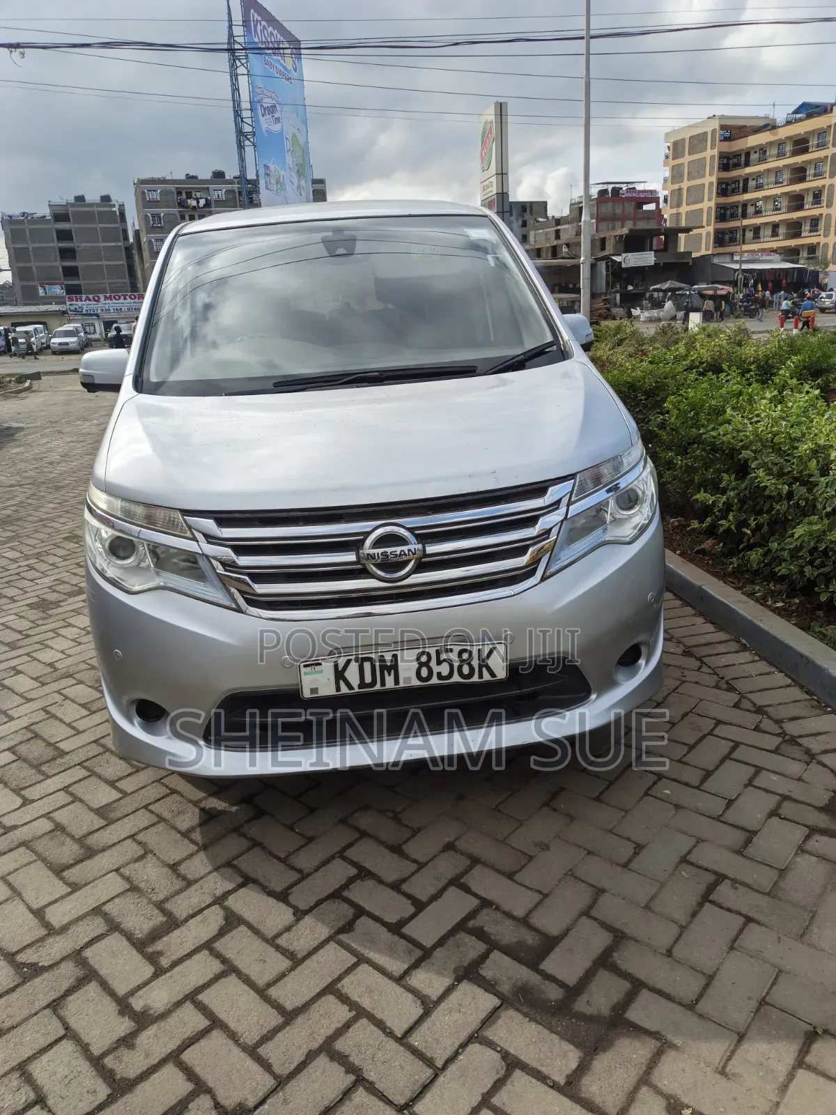 Nissan Serena 2015 Silver