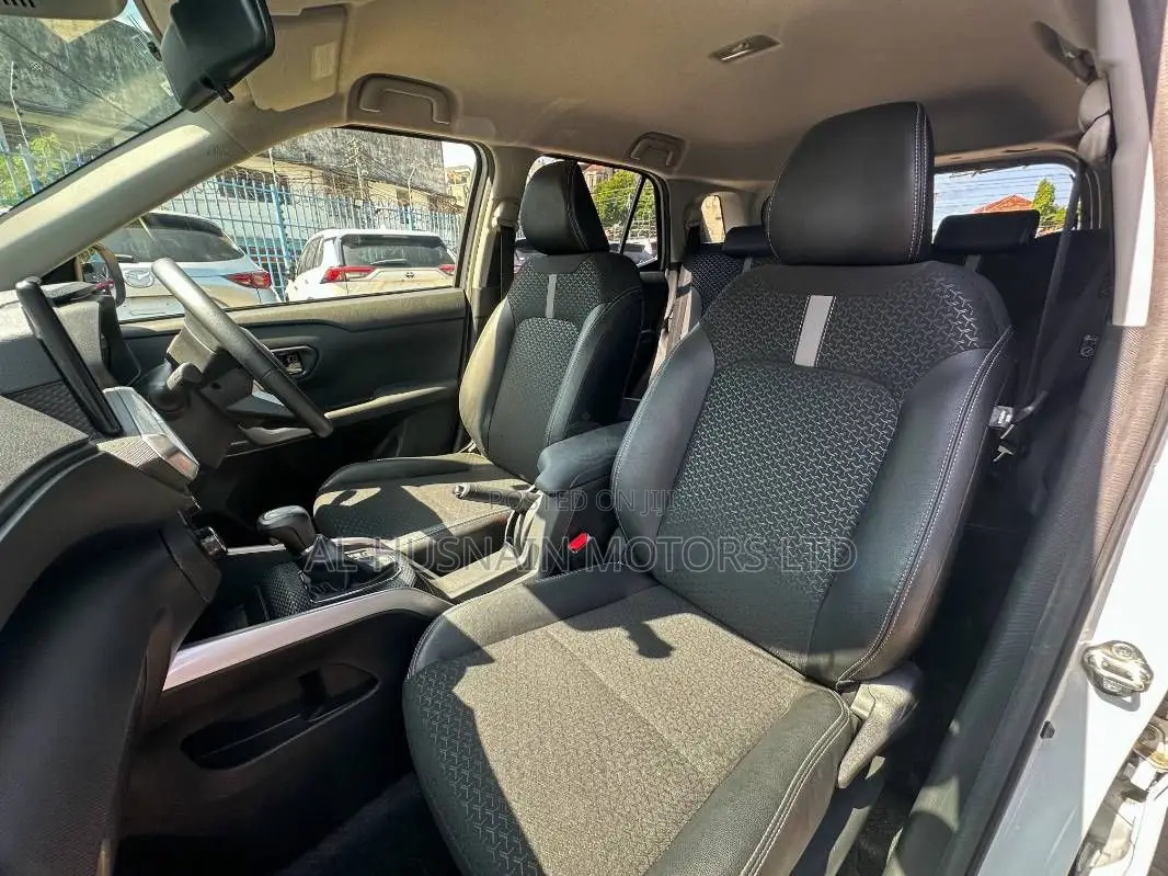 Daihatsu Rocky 2019 Pearl