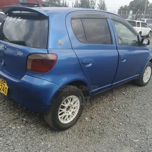 Toyota Vitz 2005 Blue