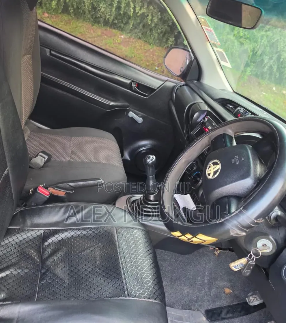 Toyota Hilux 2018 Silver