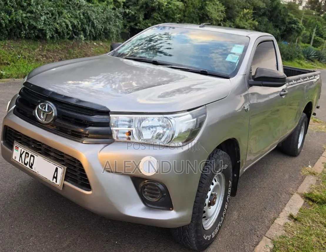 Toyota Hilux 2018 Silver