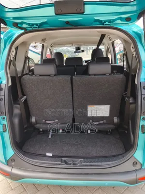 Toyota Sienta 2019 Green