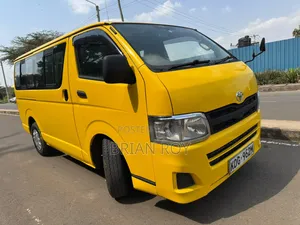 Toyota HiAce 2016 Yellow