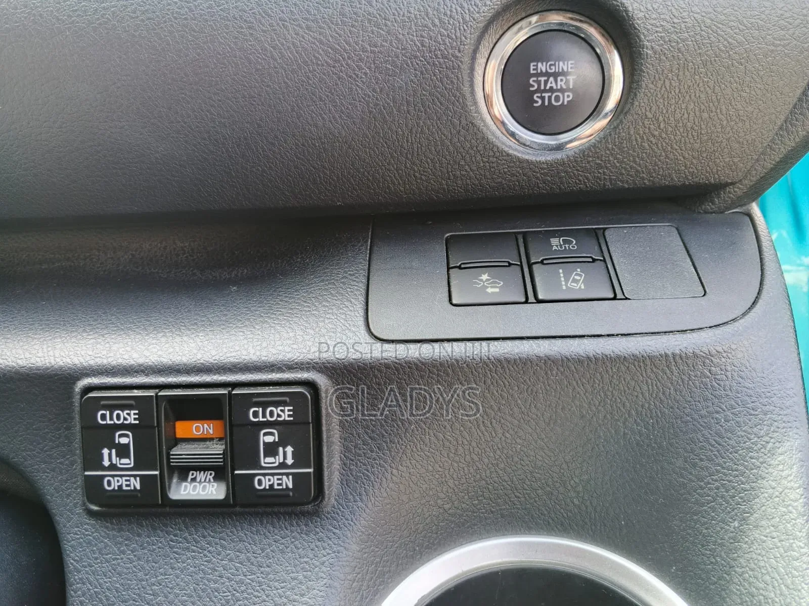 Toyota Sienta 2019 Green