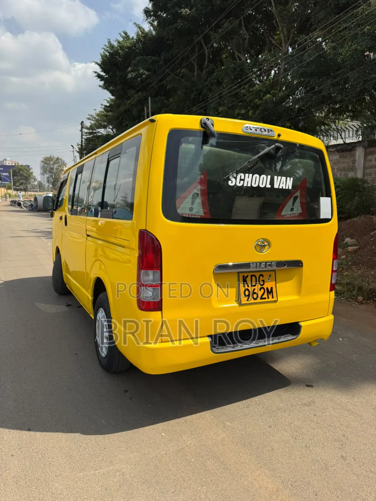 Toyota HiAce 2016 Yellow