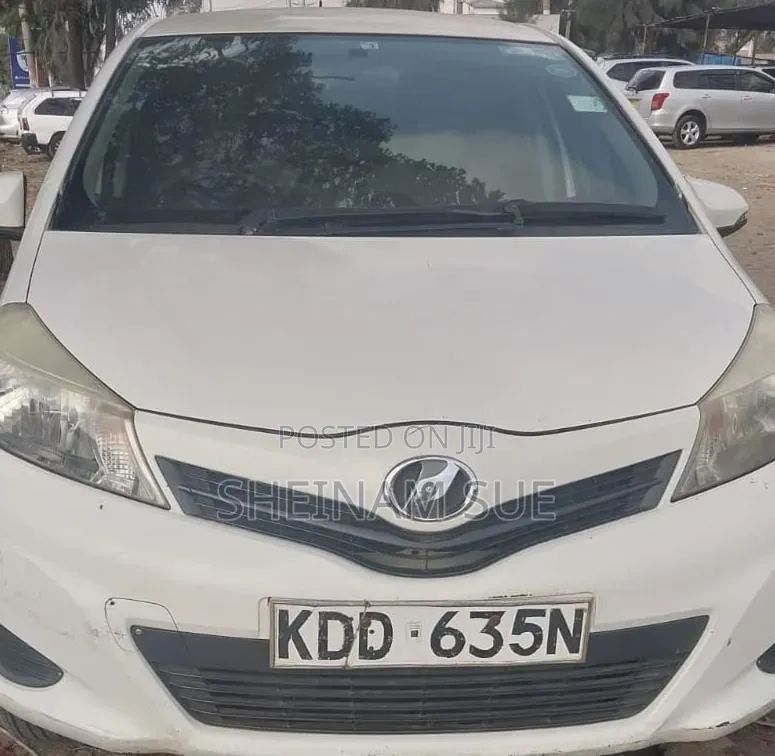 Toyota Vitz 2014 White