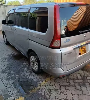 Nissan Serena 2009 Silver