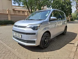 Toyota Spade 1.5 2014 Blue