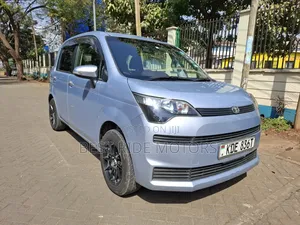 Toyota Spade 1.5 2014 Blue