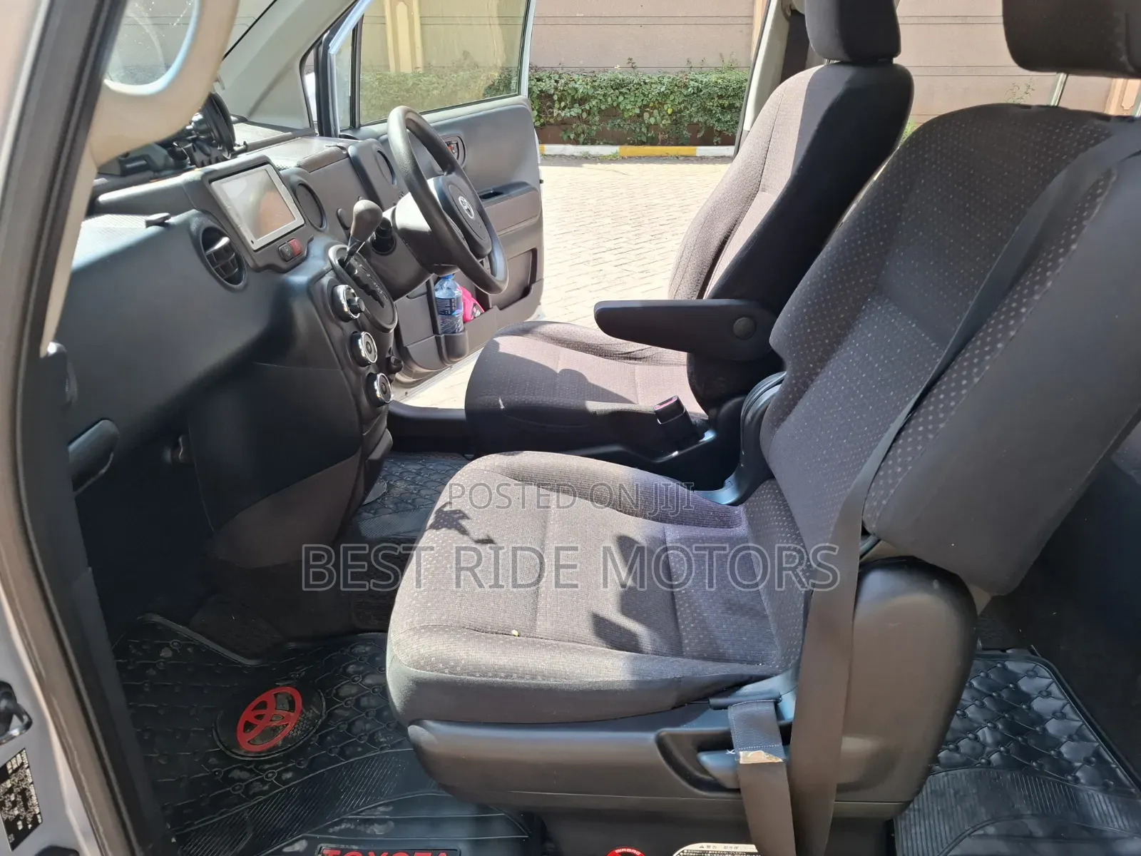 Toyota Spade 1.5 2014 Blue