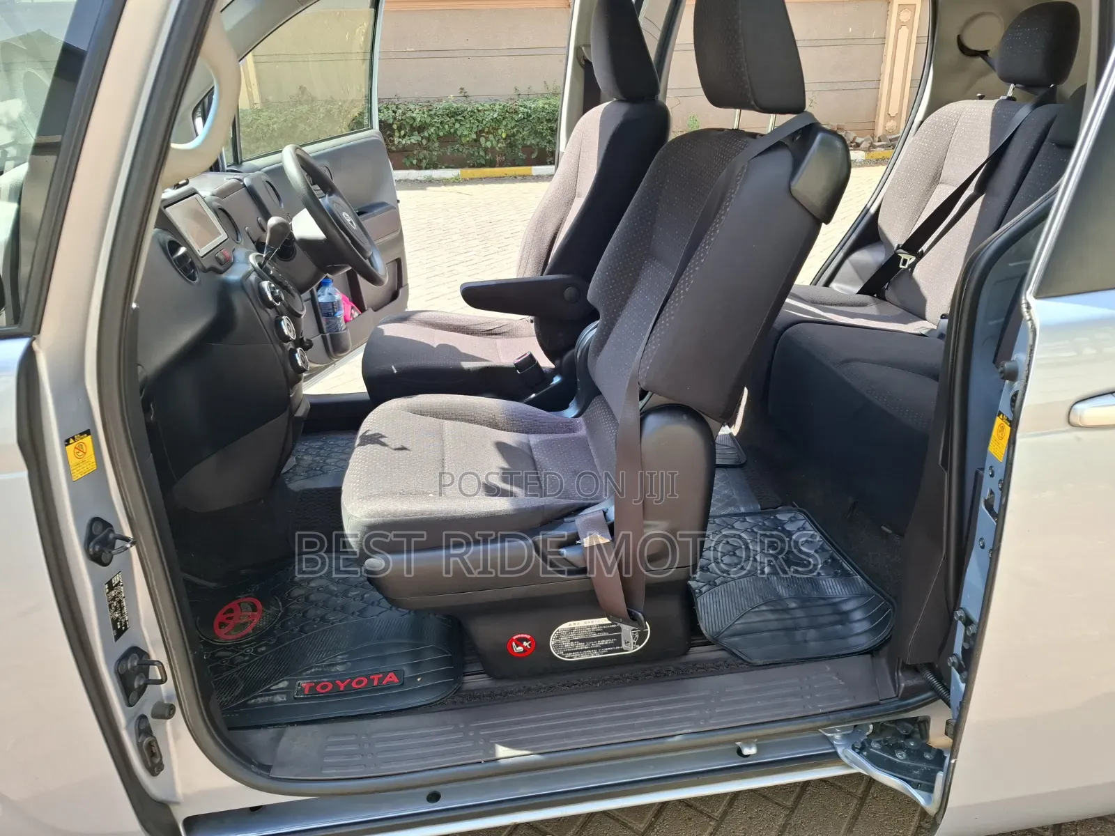 Toyota Spade 1.5 2014 Blue