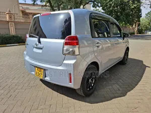 Toyota Spade 1.5 2014 Blue