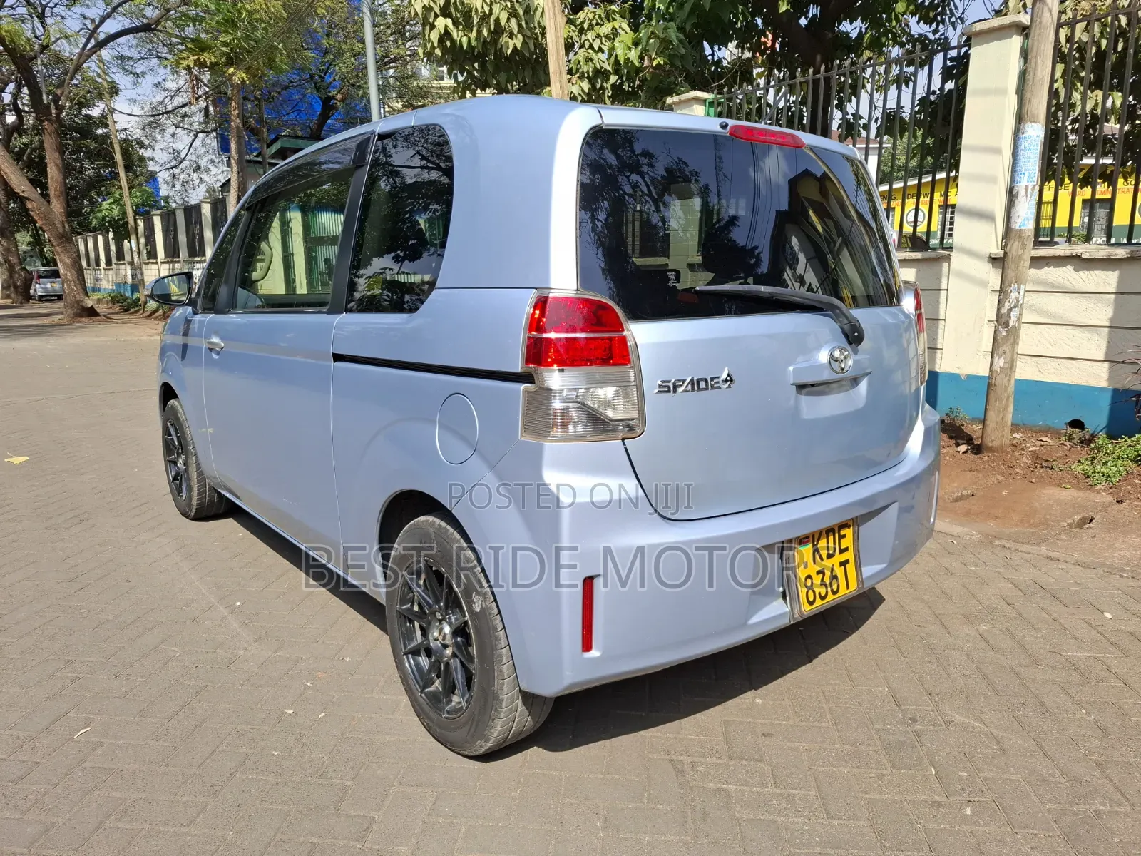 Toyota Spade 1.5 2014 Blue