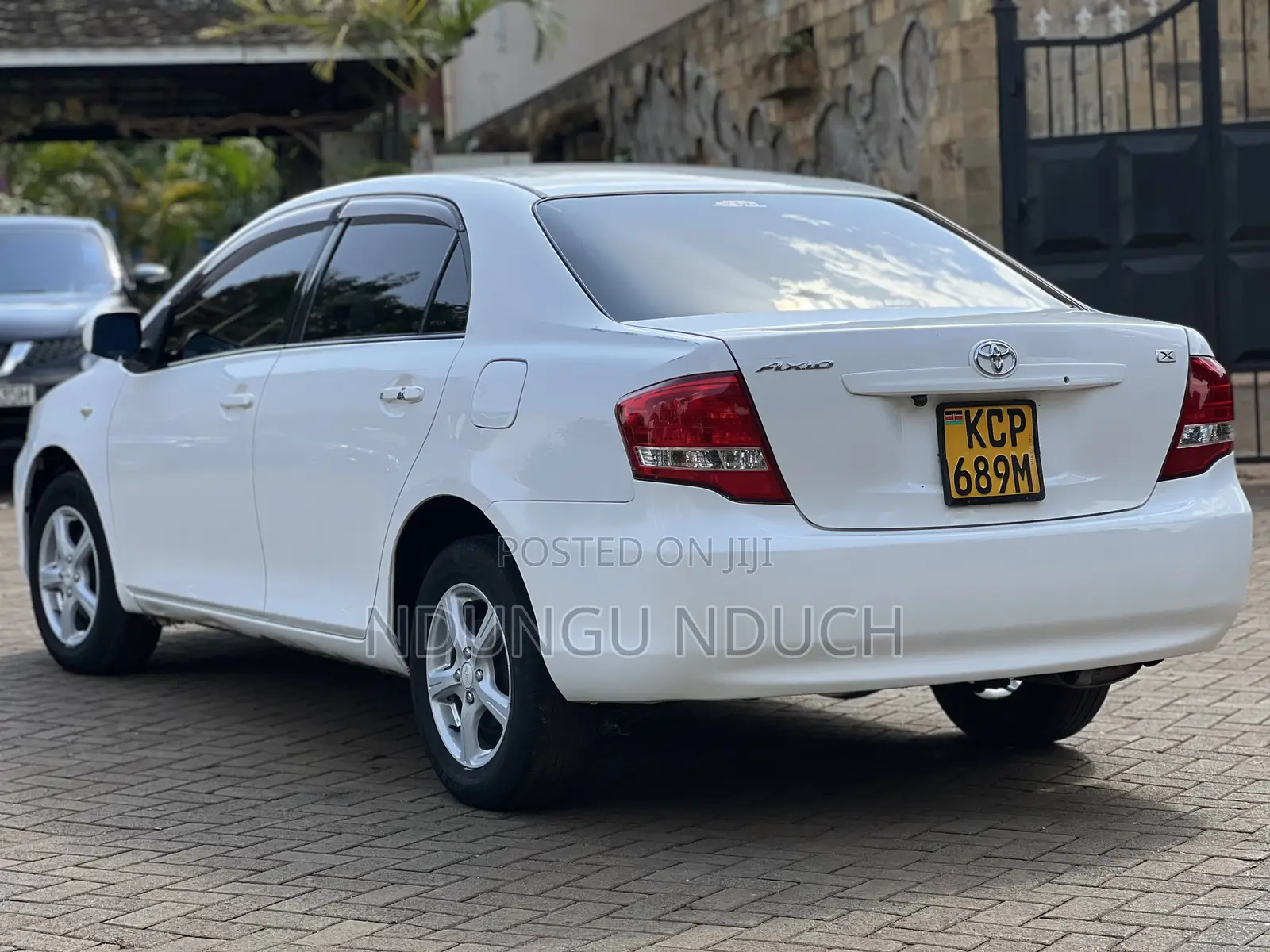 Toyota Axio 1.5 G 2WD 2011 White